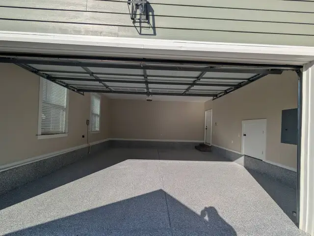 Flake garage floor, wide view
